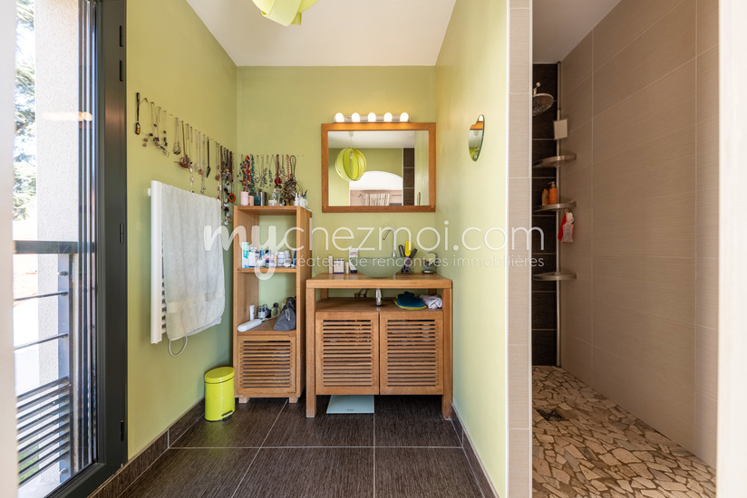Salle d'eau chambre 1 niveau 2